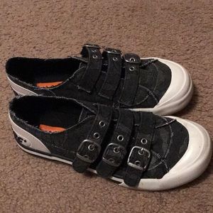 Rocket Dog tennis shoes